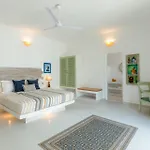 Stayvista At Villa Paradiso - Private Pool, Wi-Fi